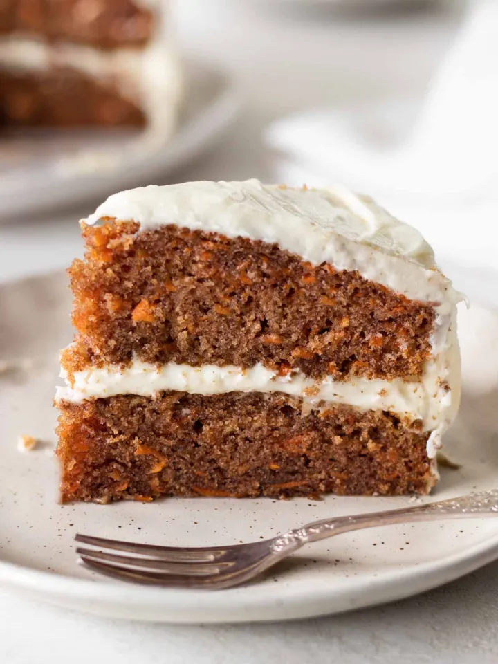 Recept na mrkvový dort s krémem ze smetanového sýra 🥕🍰