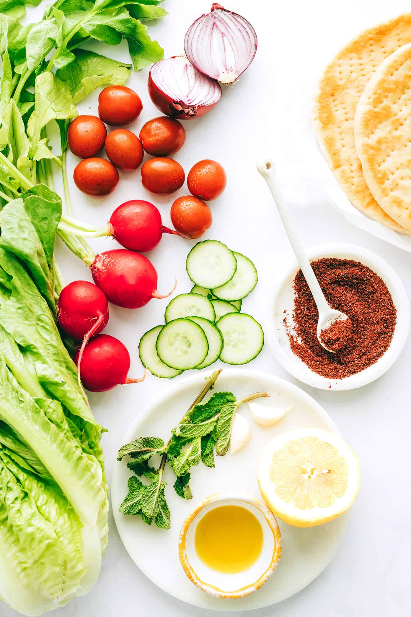 Fattoush Salát – Křupavý zázrak s čerstvými bylinkami