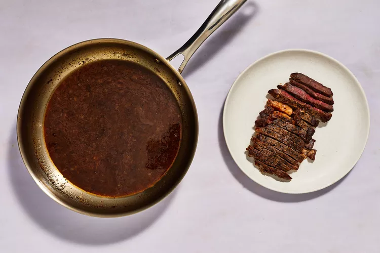 Steak au Poivre s omáčkou z červeného vína: Neodolatelný steak s lahodnou omáčkou